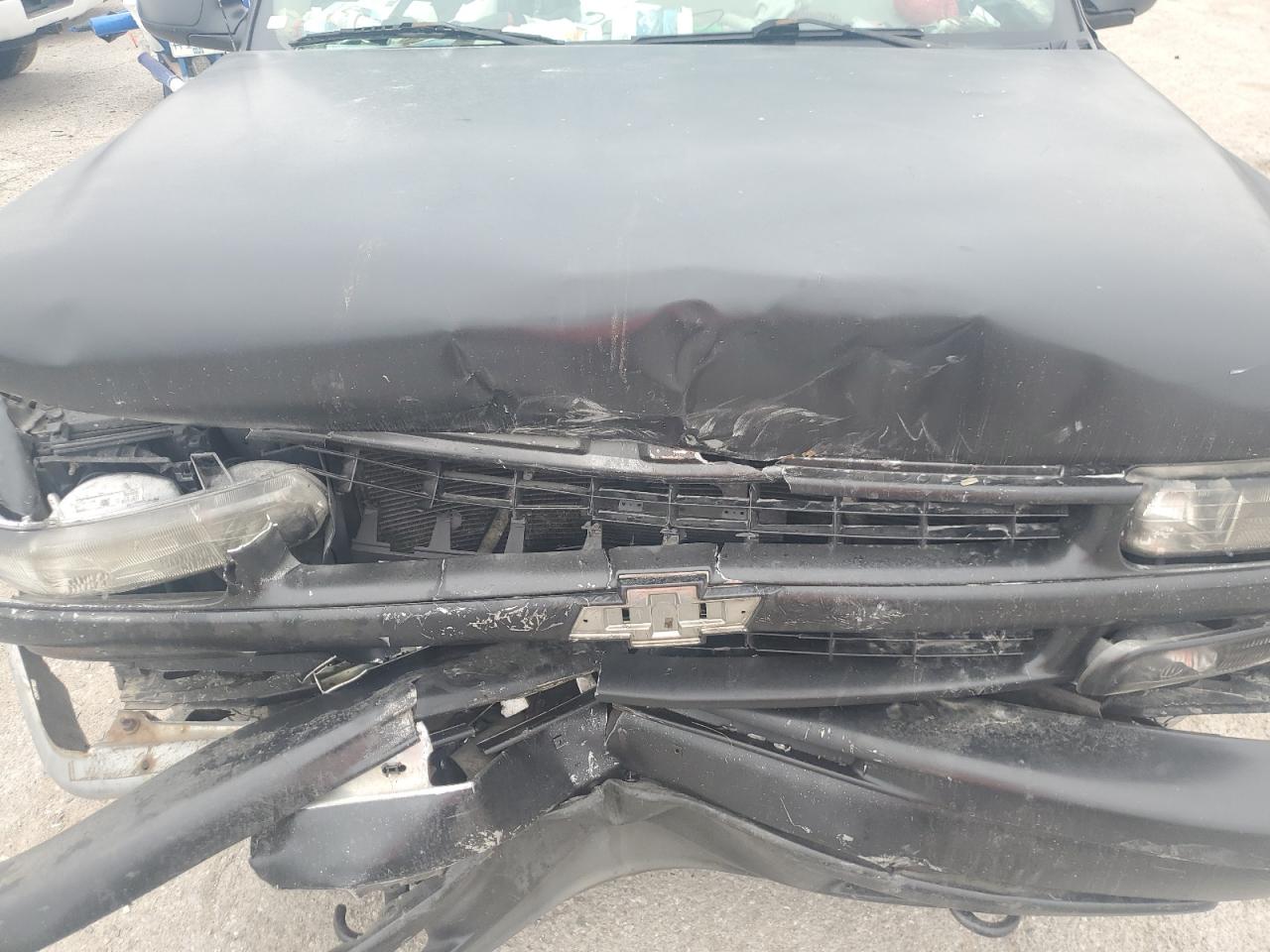 2001 Chevrolet Tahoe K1500 VIN: 1GNEK13TX1R121733 Lot: 59211864