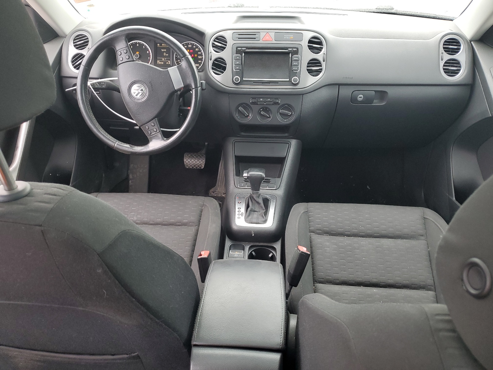 WVGBV7AX5AW502401 2010 Volkswagen Tiguan Se