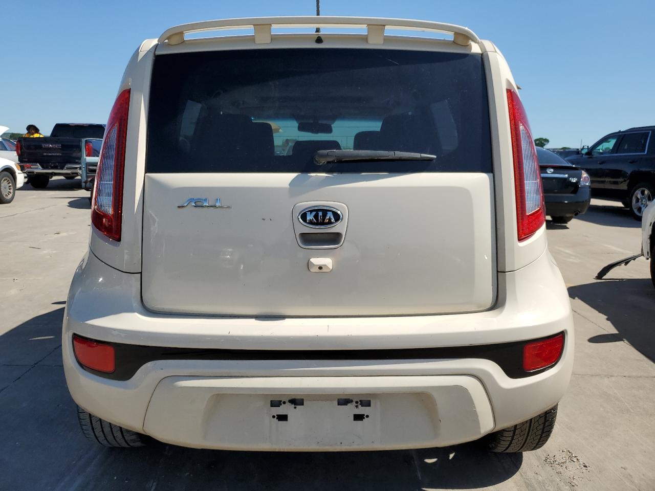 KNDJT2A6XC7420323 2012 Kia Soul +