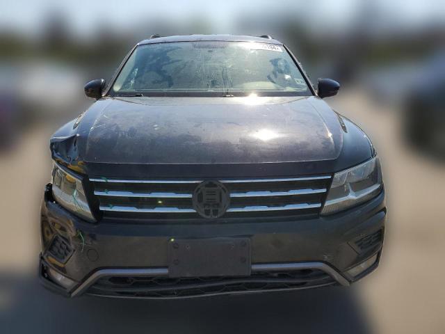  VOLKSWAGEN TIGUAN 2018 Черный