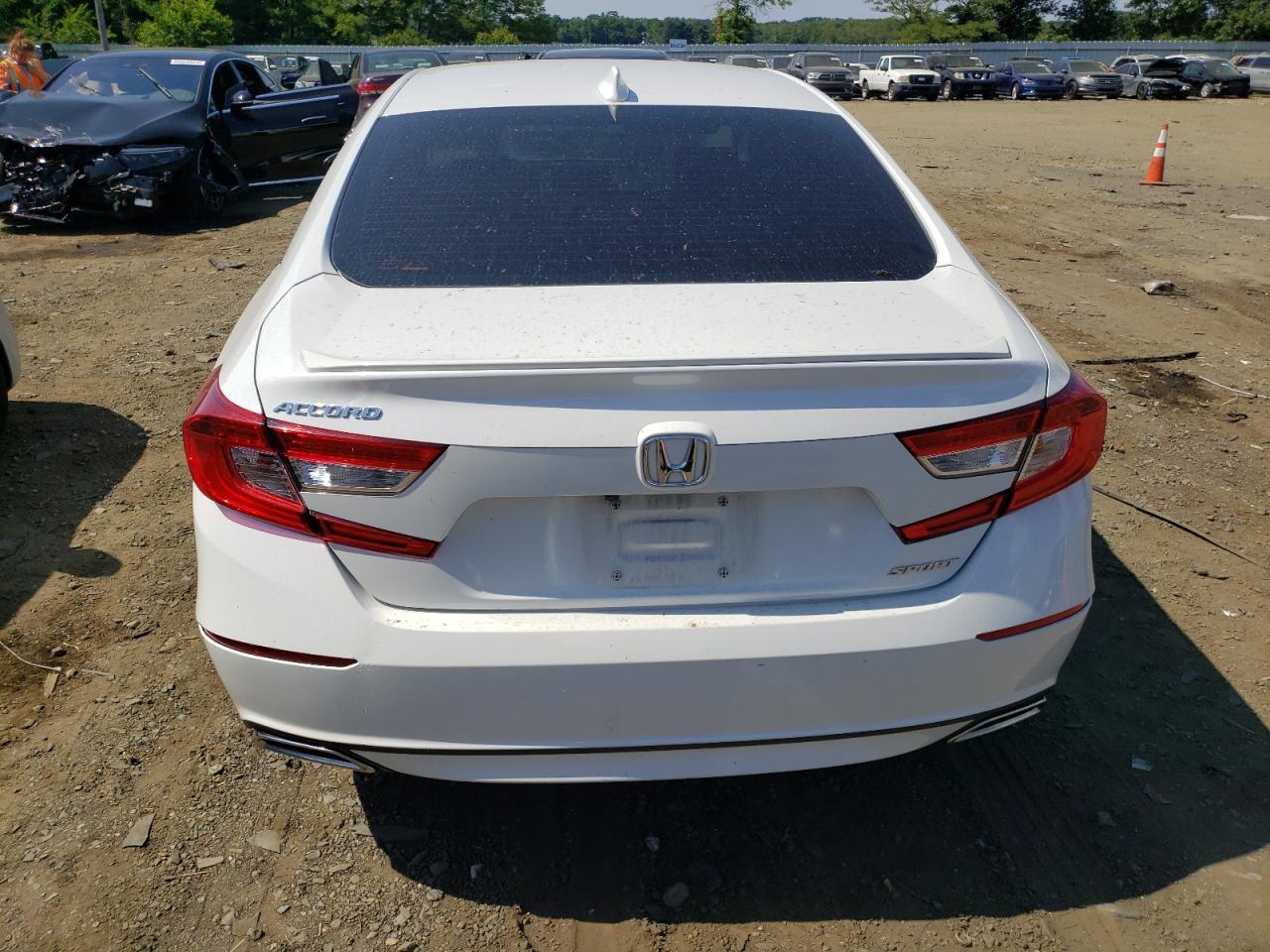 1HGCV1F3XJA260697 2018 Honda Accord Sport