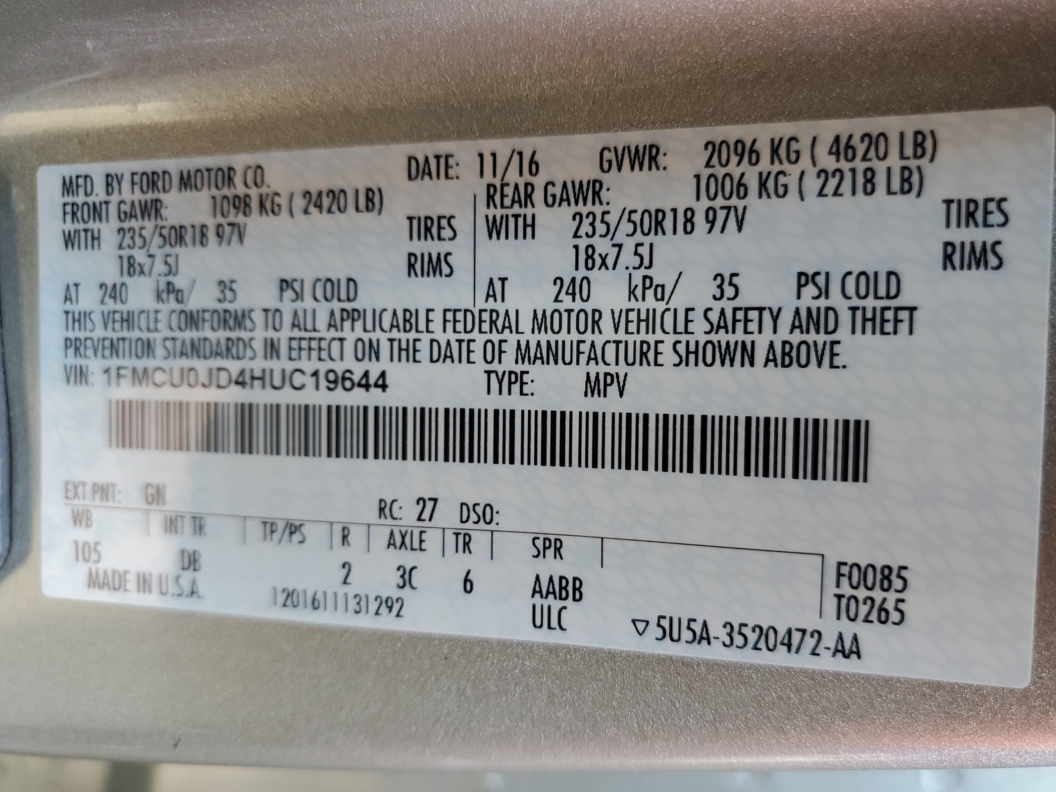 1FMCU0JD4HUC19644 2017 Ford Escape Titanium