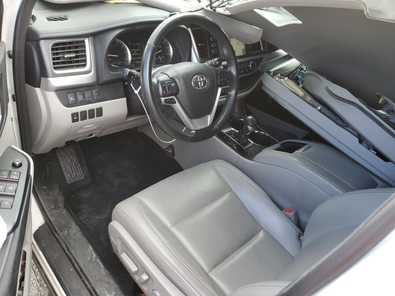 2018 Toyota Highlander Se VIN: 5TDJZRFH2JS817853 Lot: 58471274