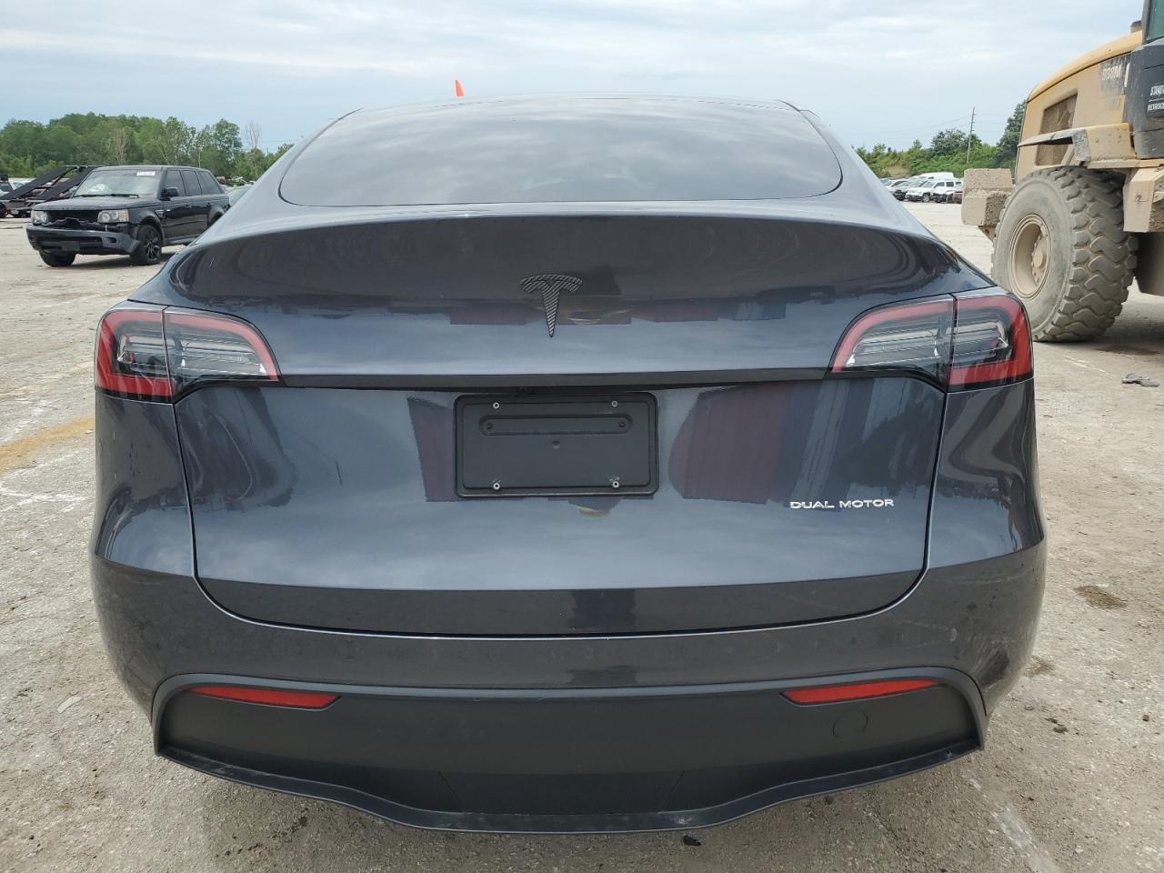 7SAYGDEE1PF607405 2023 Tesla Model Y