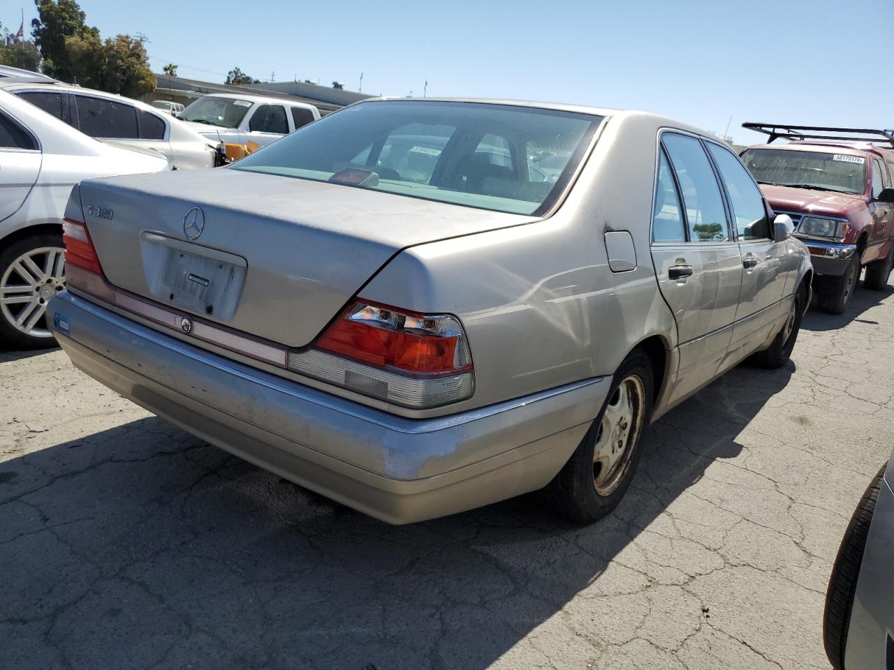 1999 Mercedes-Benz S 320W VIN: WDBGA32G5XA420945 Lot: 58171194