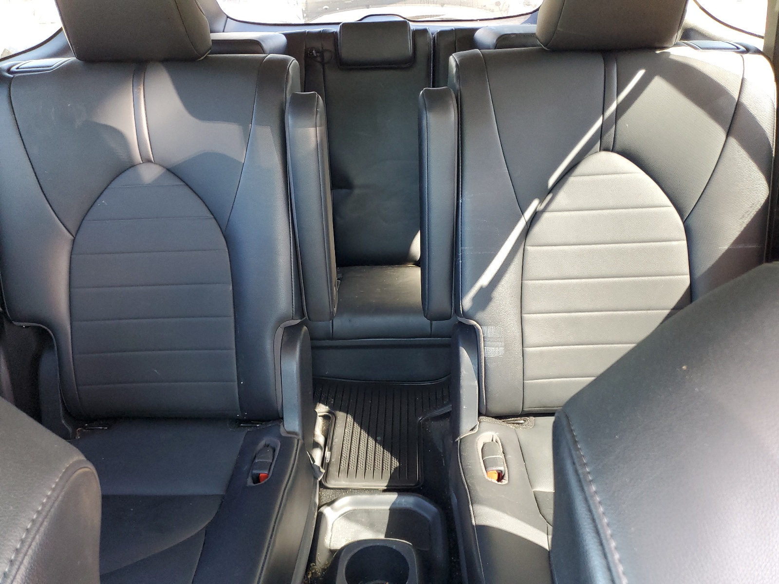 5TDGZRBH7MS154946 2021 Toyota Highlander Xle