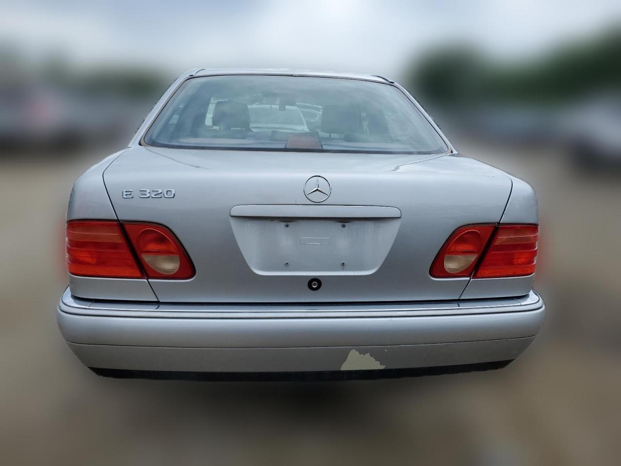 1998 Mercedes-Benz E 320 VIN: WDBJF65F6WA533247 Lot: 60994404