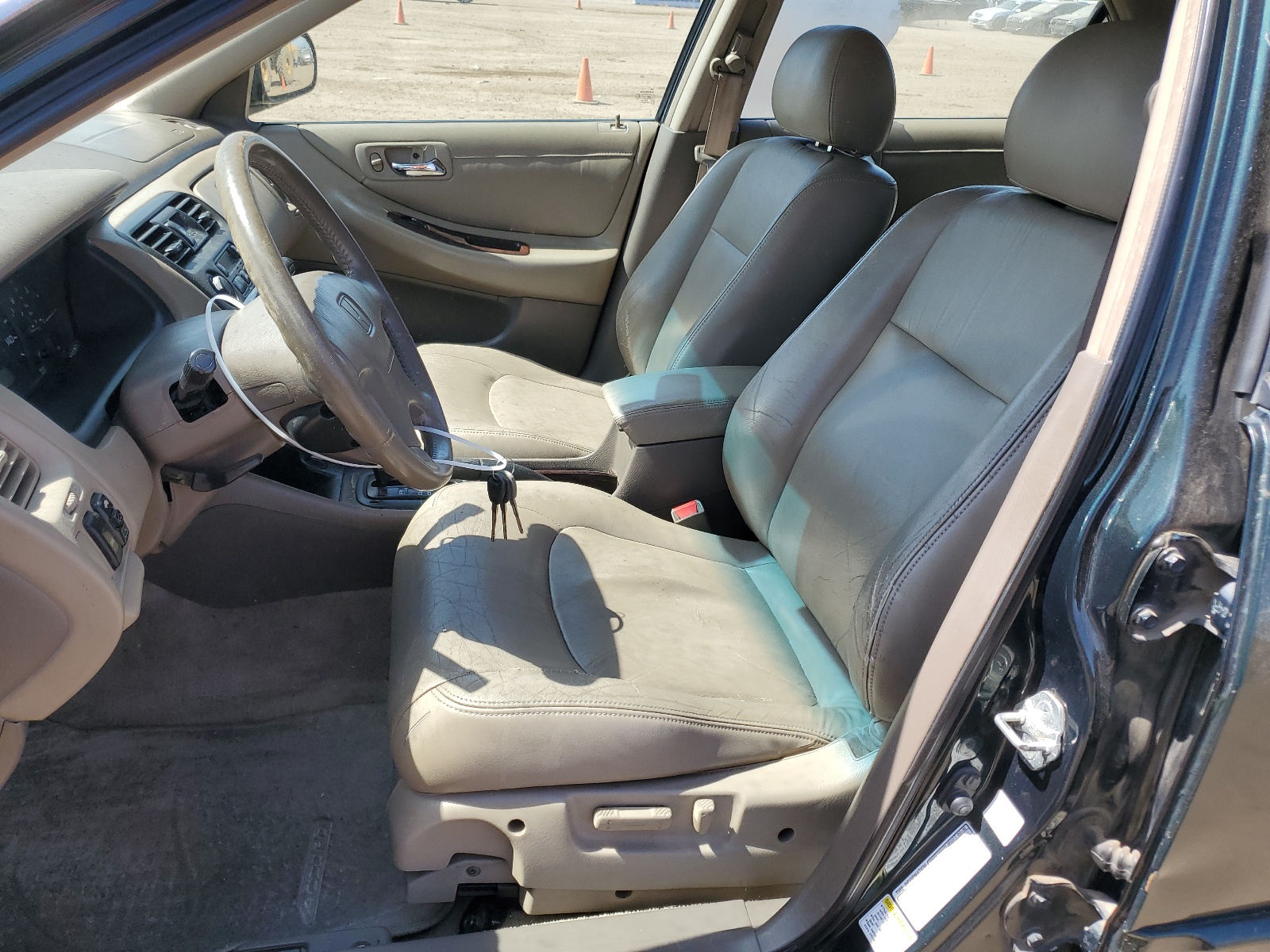 1HGCG1659YA084201 2000 Honda Accord Ex