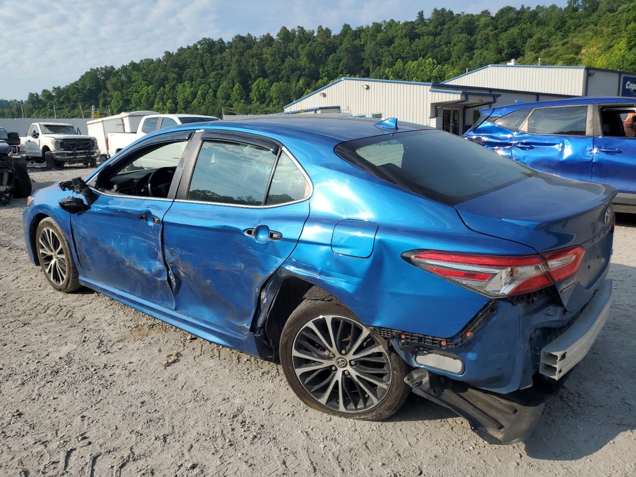 4T1B11HKXKU240357 2019 TOYOTA CAMRY - Image 2