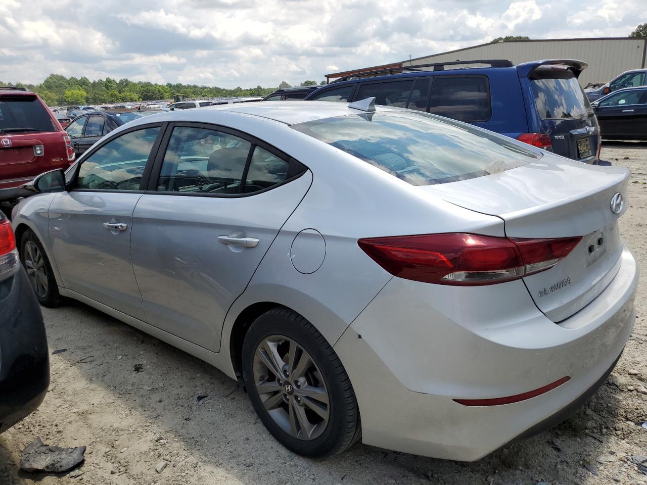 5NPD84LF5JH249108 2018 HYUNDAI ELANTRA - Image 2