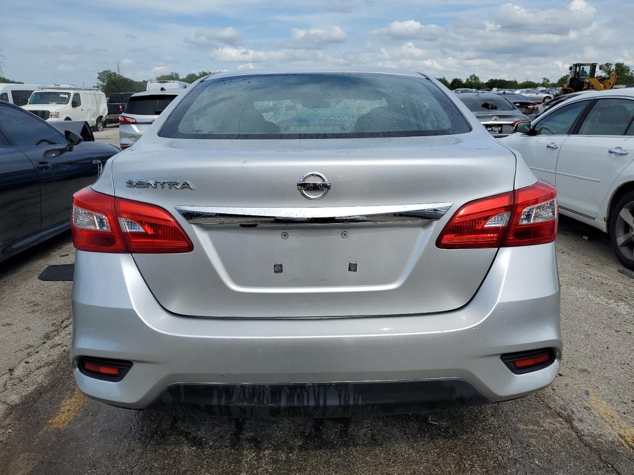 3N1AB7AP7JY288239 2018 Nissan Sentra S