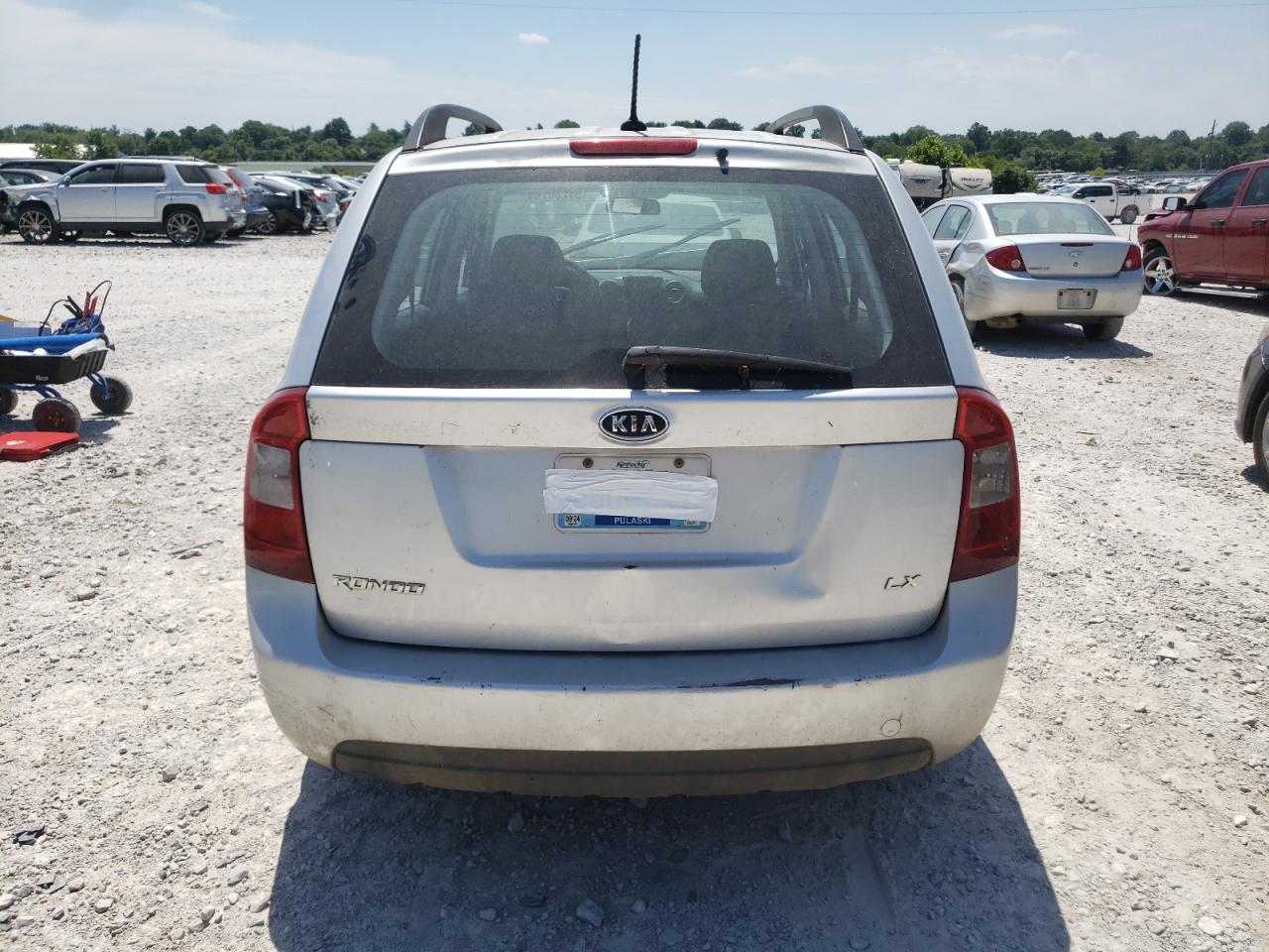 2009 Kia Rondo Base VIN: KNAFG528597269330 Lot: 57200764