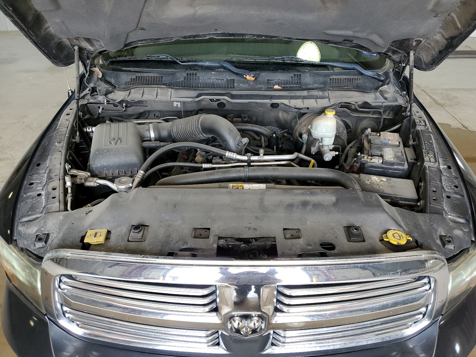 1C6RR6LT6FS582910 2015 Ram 1500 Slt