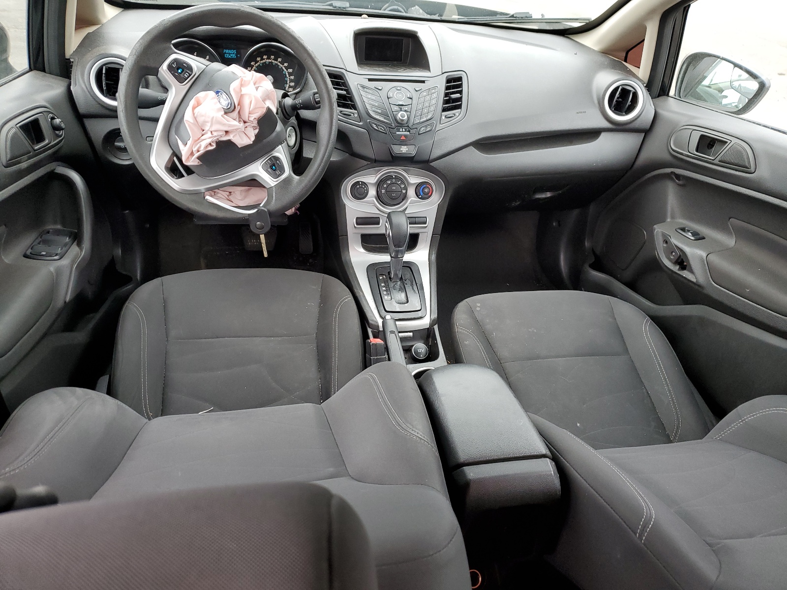 3FADP4BJ5JM118754 2018 Ford Fiesta Se