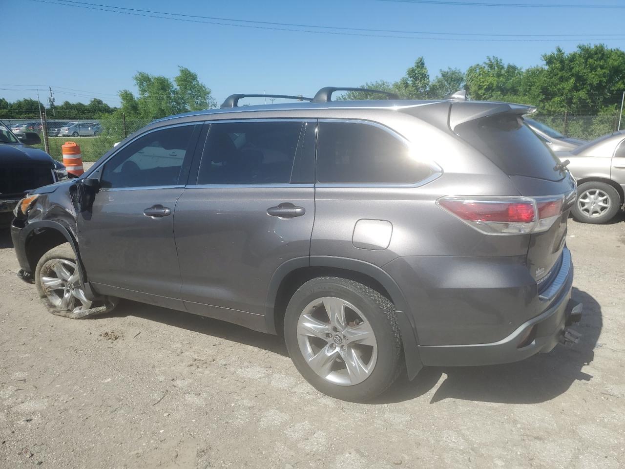 5TDDKRFHXGS292468 2016 TOYOTA HIGHLANDER - Image 2