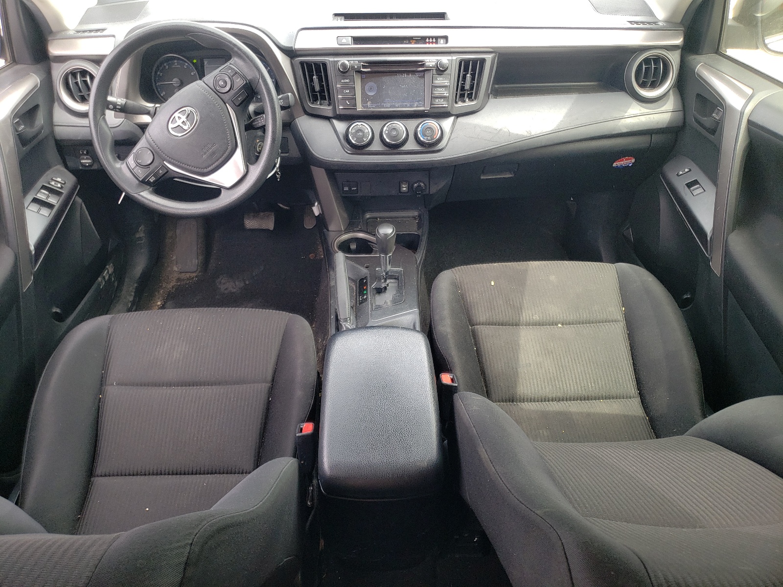 JTMBFREV0HJ109953 2017 Toyota Rav4 Le