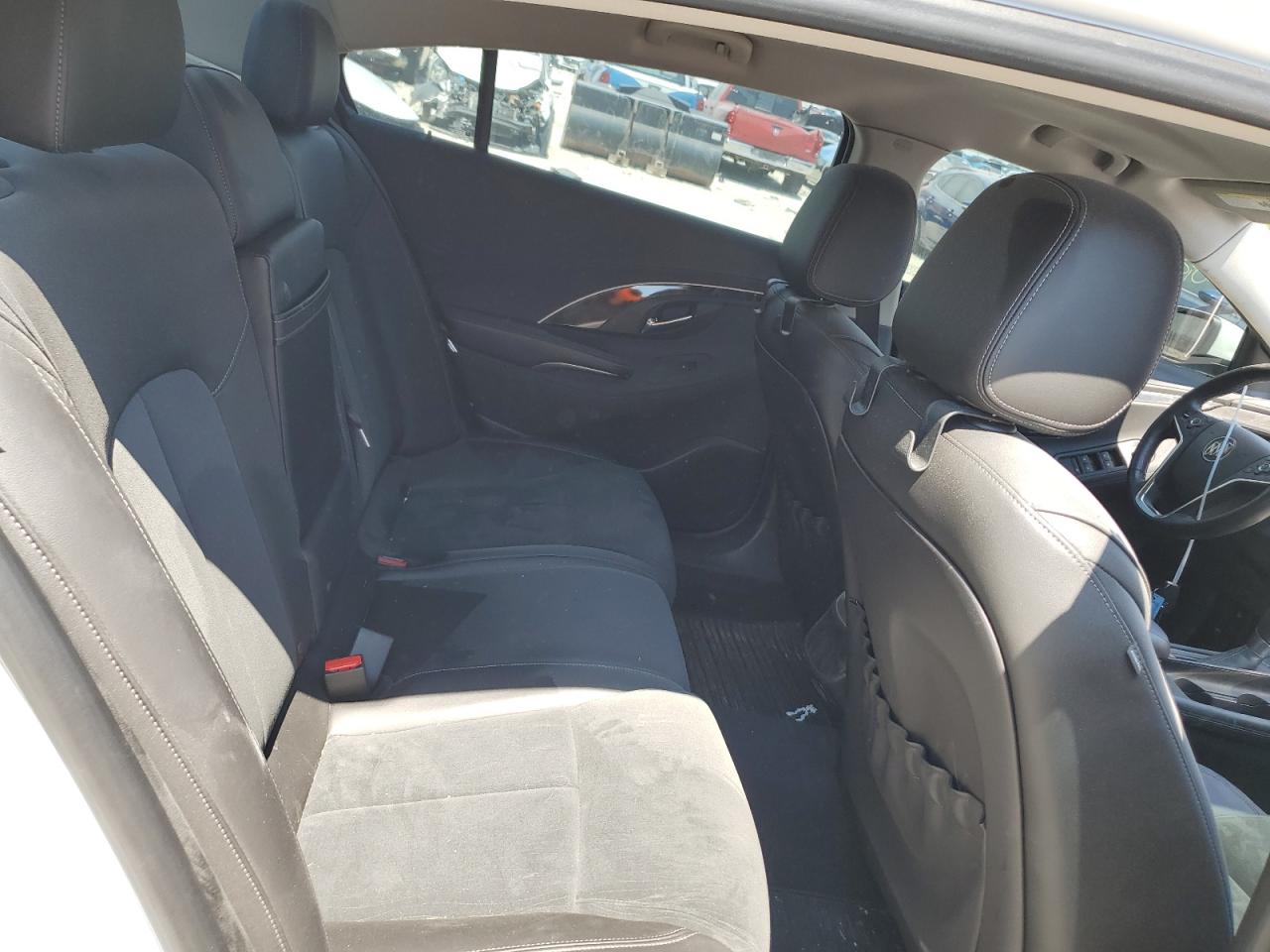 2016 Buick Lacrosse 1Sv VIN: 1G4G15G30GF192421 Lot: 58609784