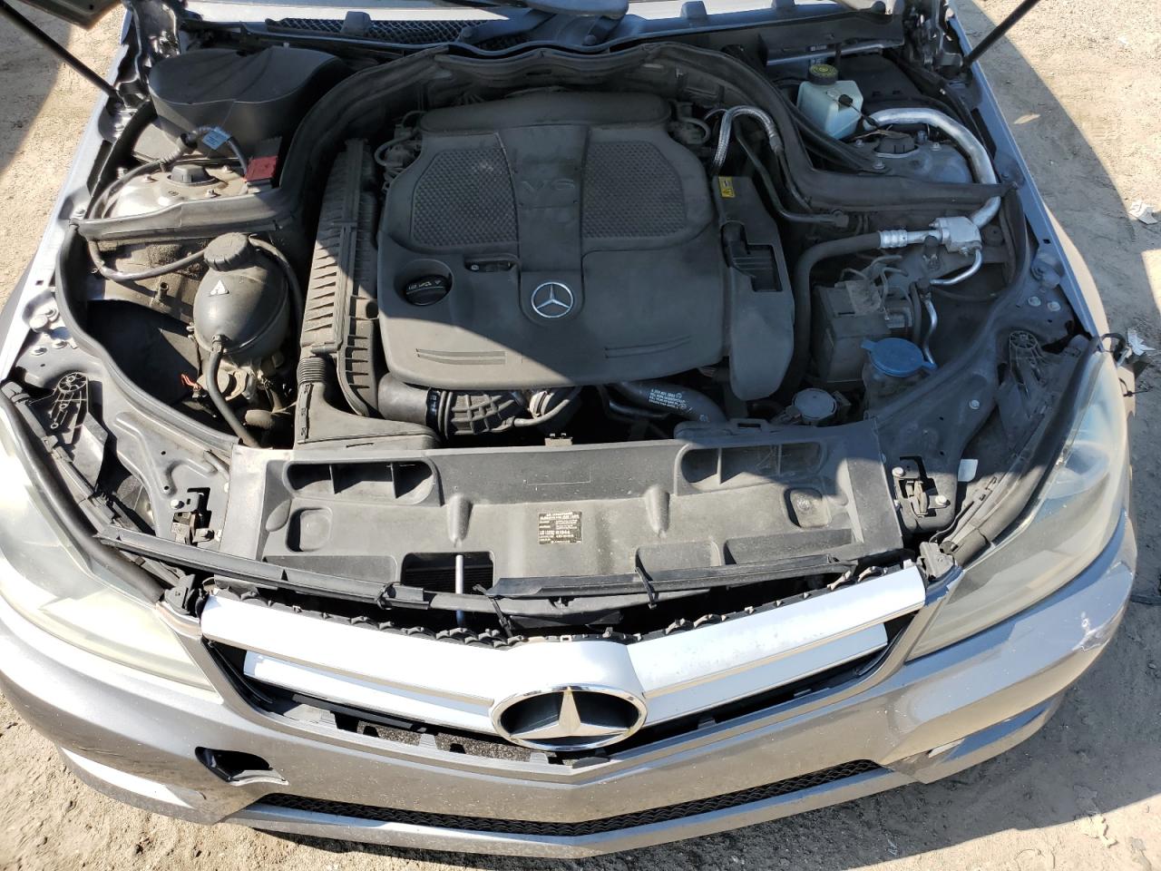 2012 Mercedes-Benz C 350 VIN: WDDGJ5HB4CF737028 Lot: 60300914