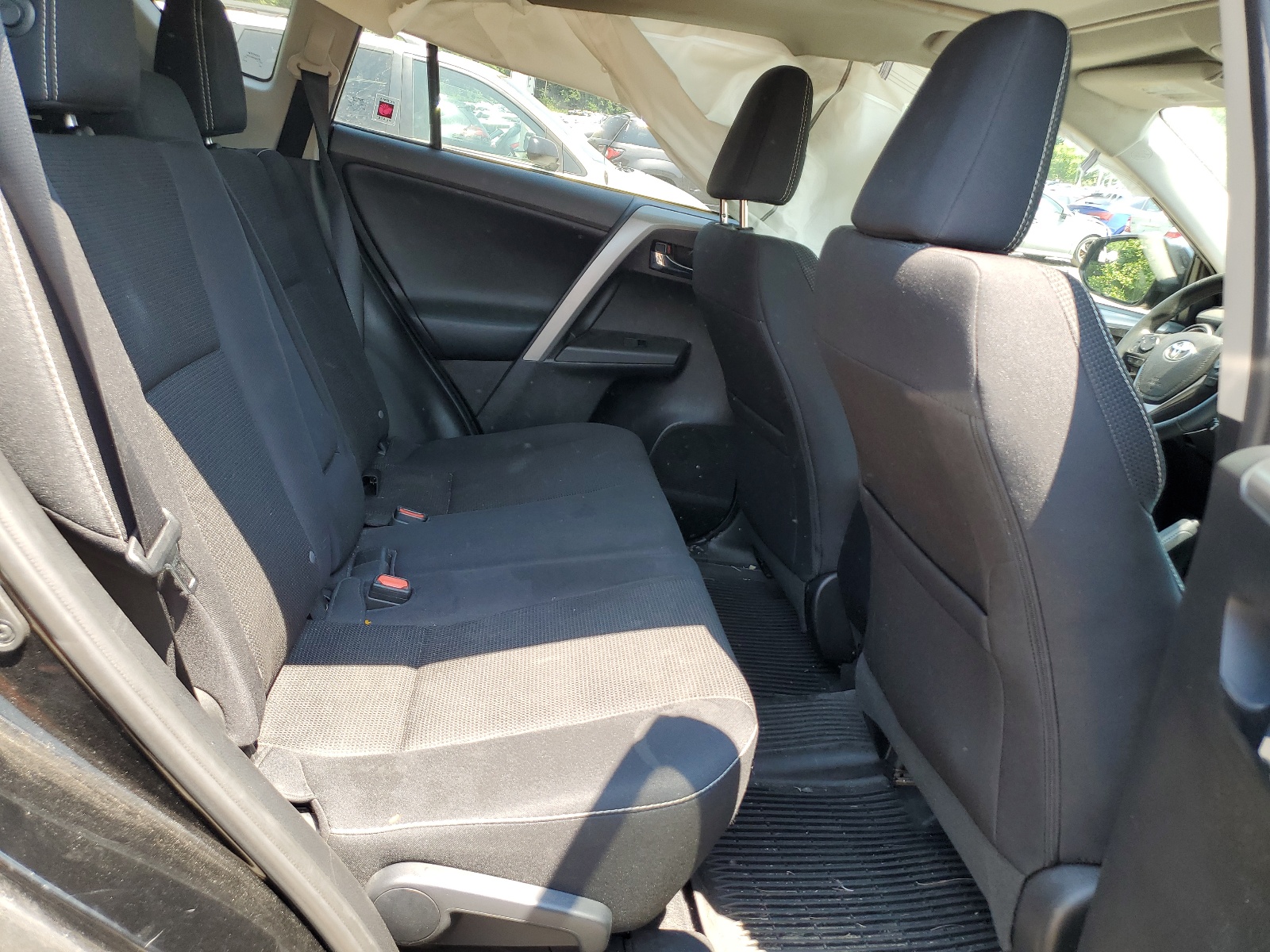 2T3RFREV5HW640887 2017 Toyota Rav4 Xle