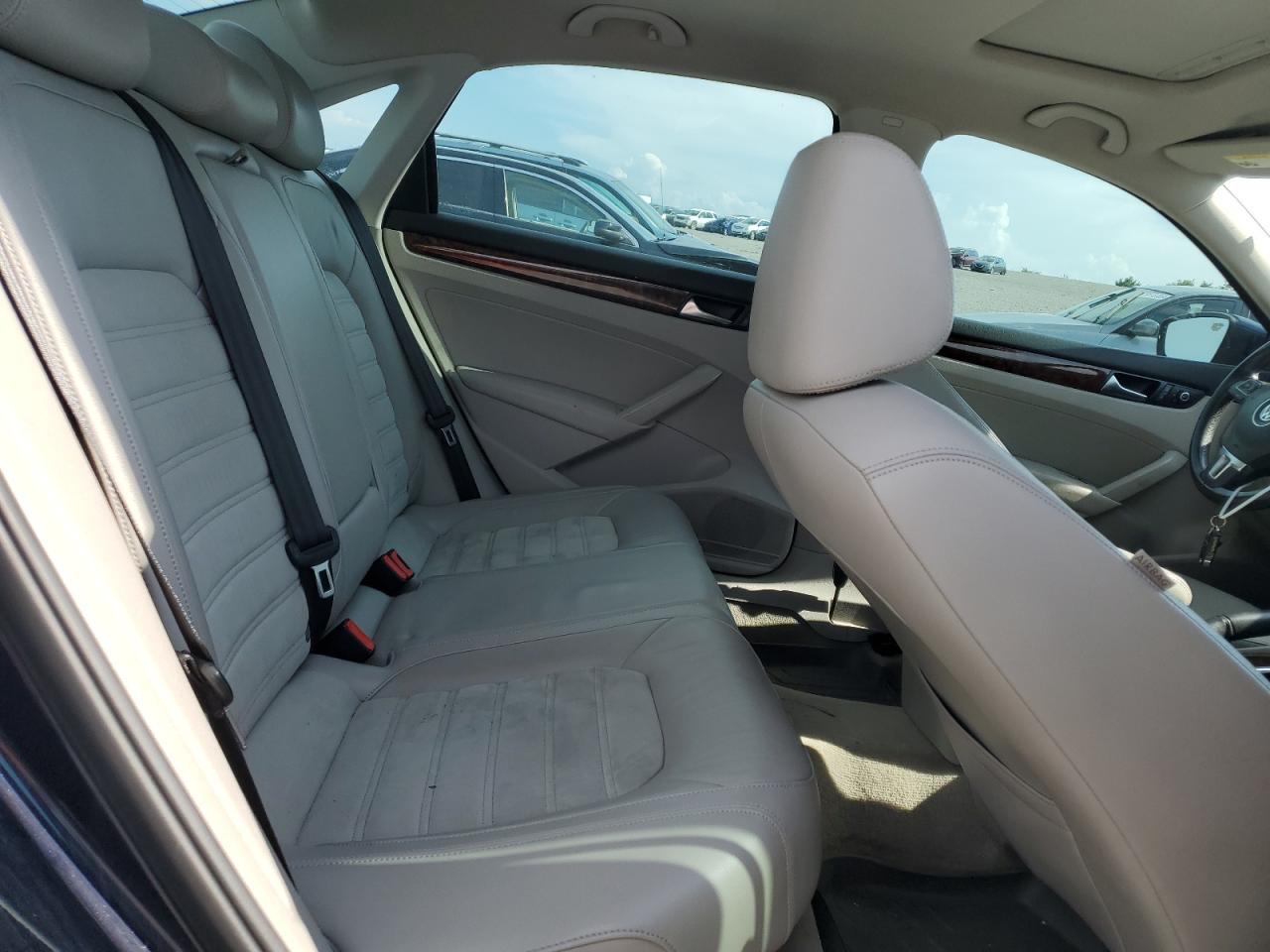 2013 Volkswagen Passat Sel VIN: 1VWCN7A3XDC074298 Lot: 61012854