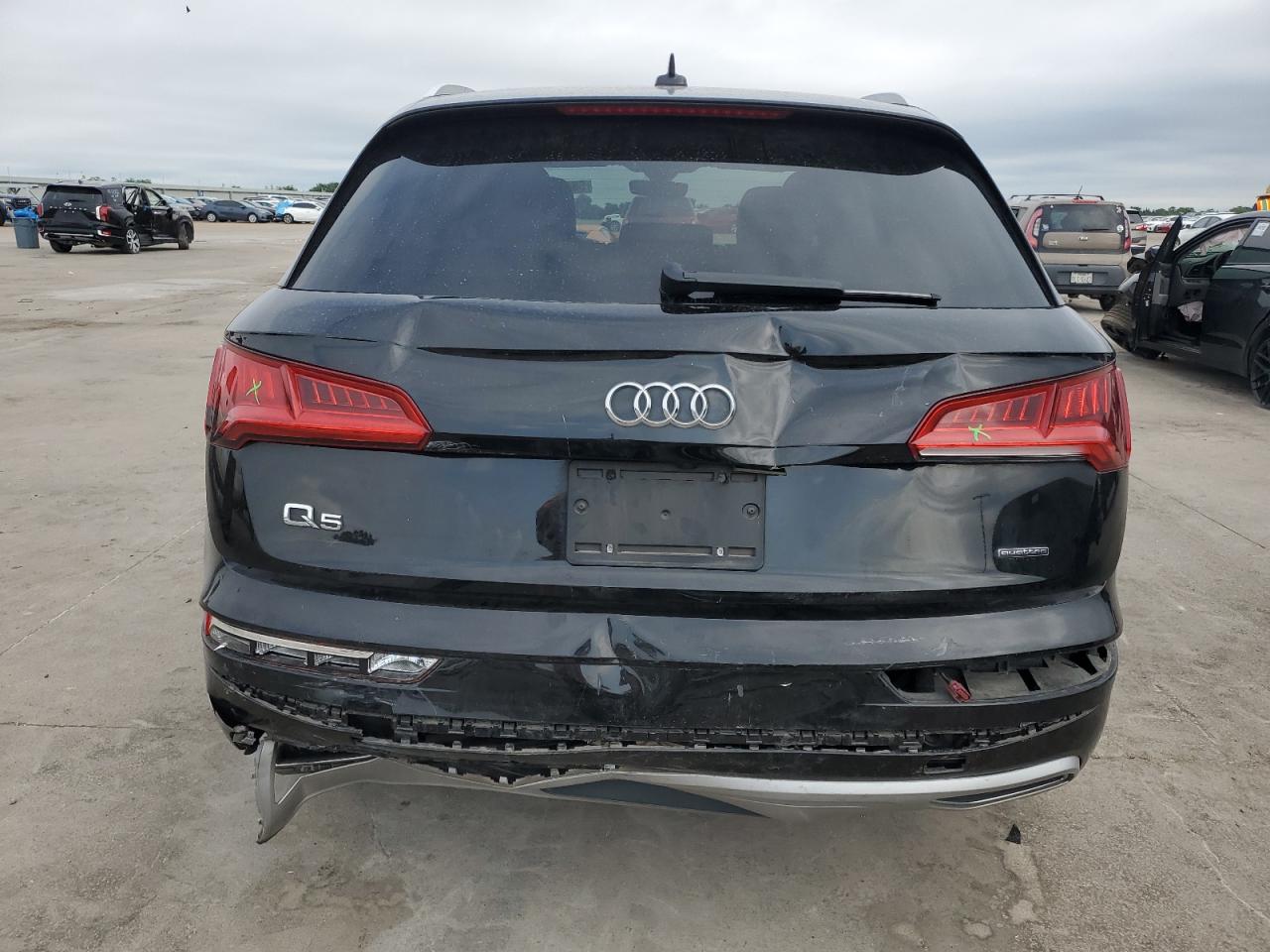 WA1ANAFY6K2043333 2019 Audi Q5 Premium