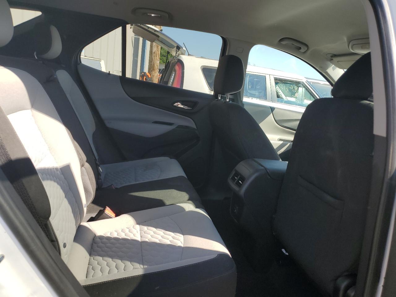 2020 Chevrolet Equinox - Image 11