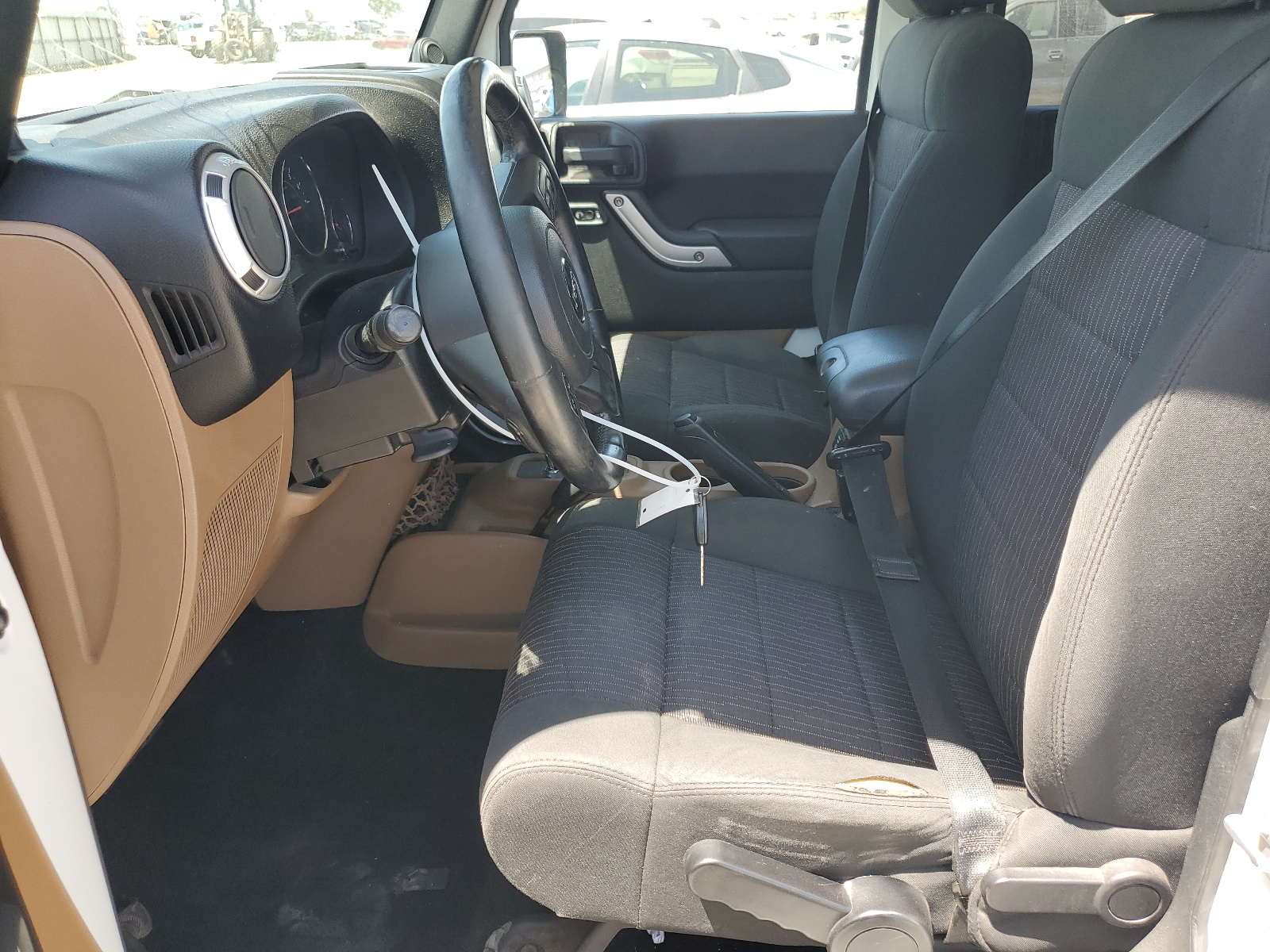 1C4BJWEG0CL172286 2012 Jeep Wrangler Unlimited Sahara