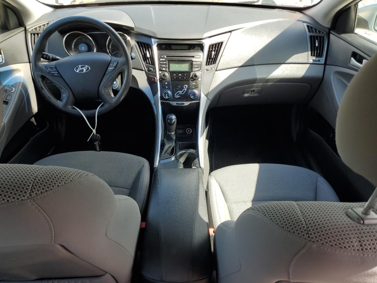 2012 Hyundai Sonata - Image 8