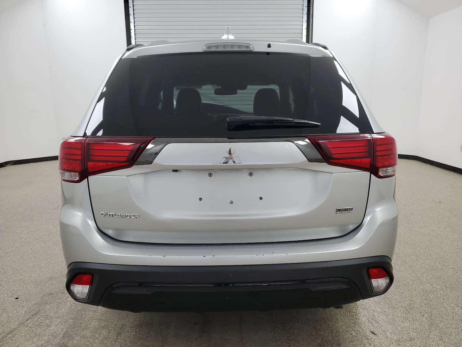 JA4AD3A37LZ043392 2020 Mitsubishi Outlander Se