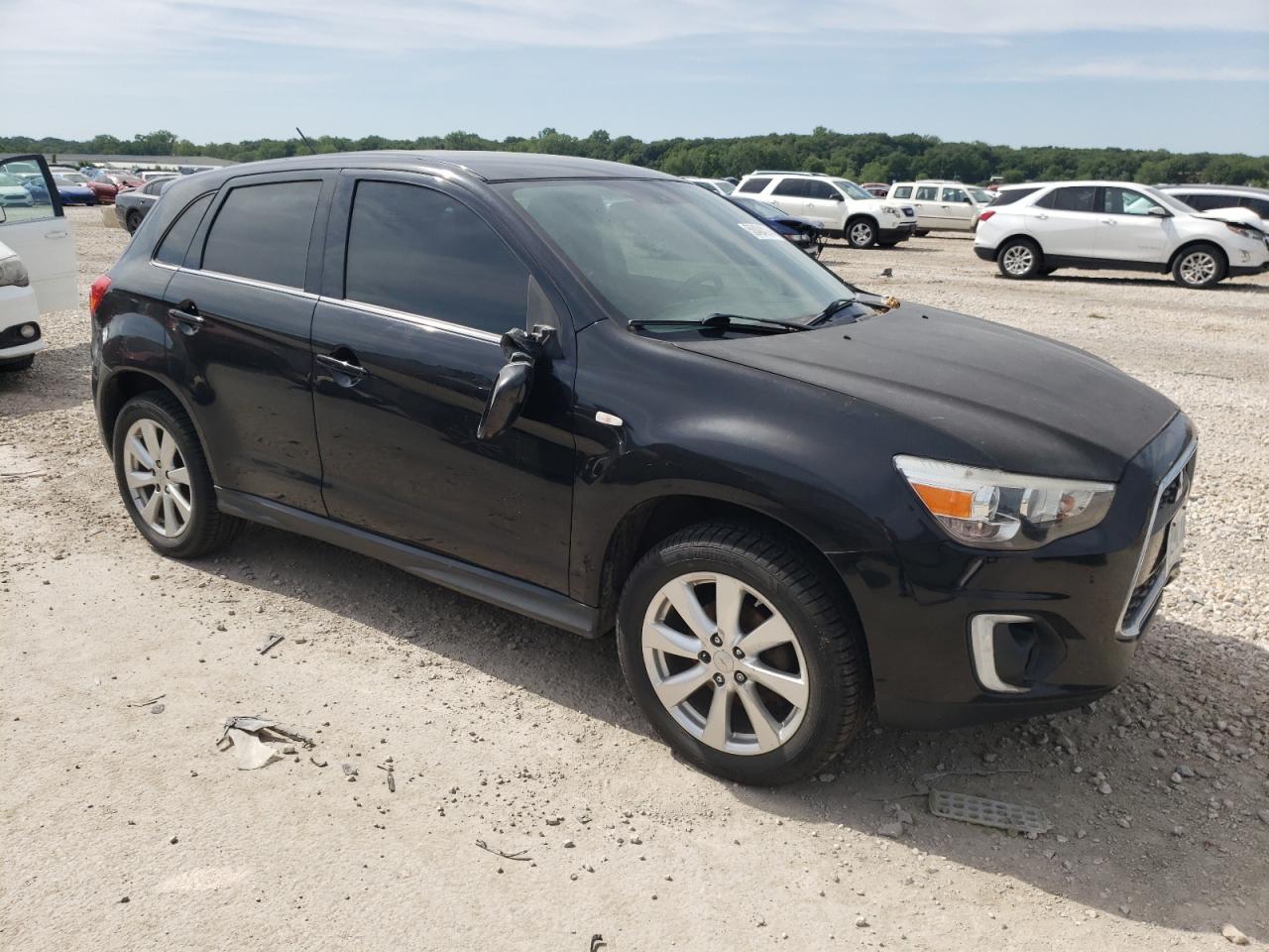 2015 Mitsubishi Outlander - Image 4