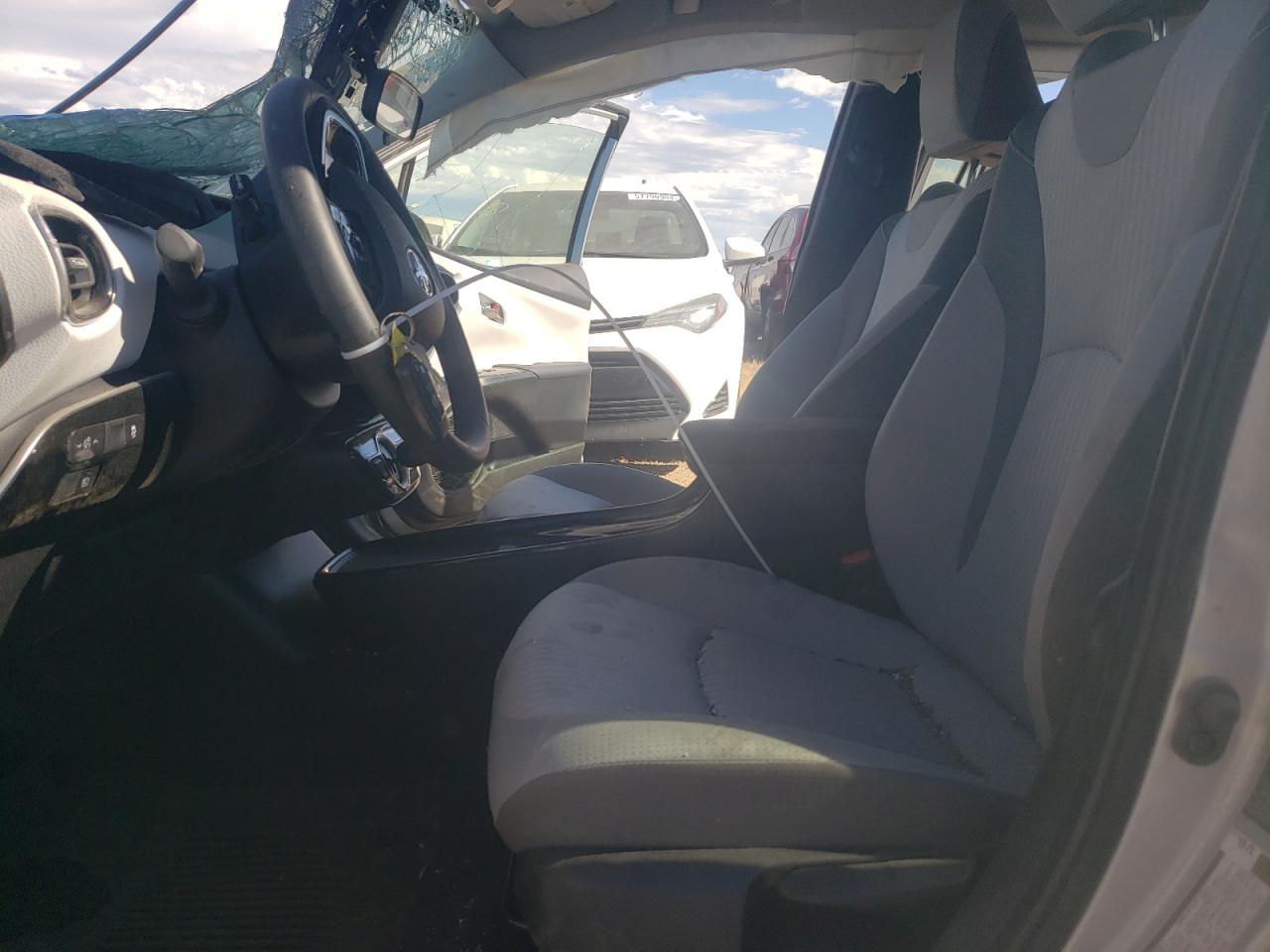 2022 Toyota Prius Prime Le VIN: JTDKAMFP7N3227743 Lot: 60154404