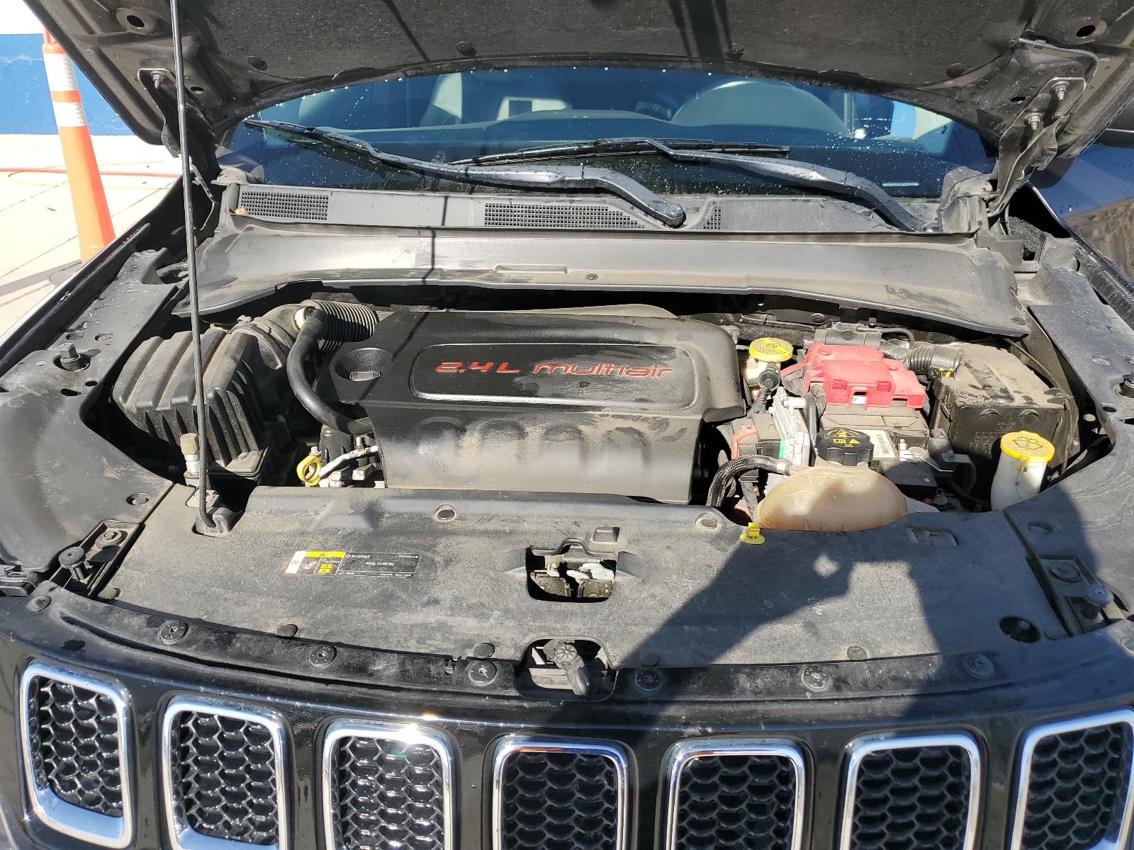 3C4NJDBBXKT723482 2019 Jeep Compass Latitude