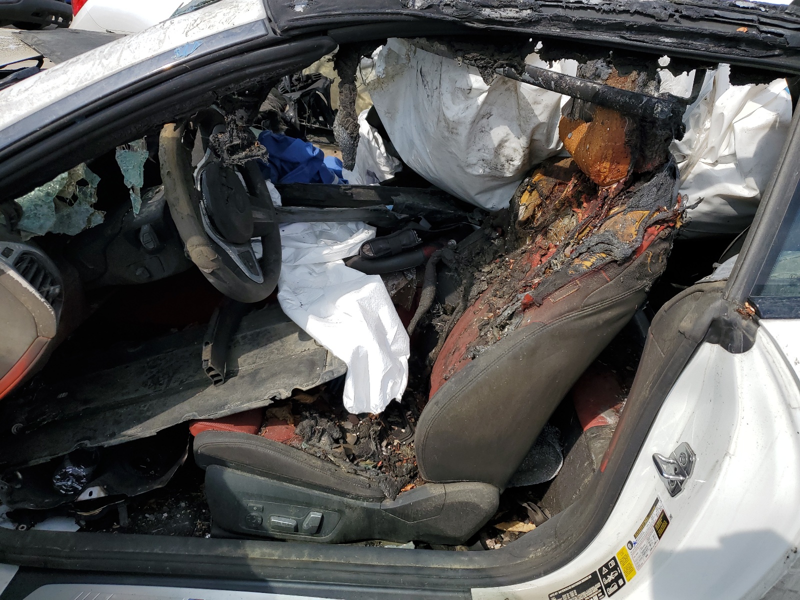 WBAFY4C0XNCJ81648 2022 BMW M850Xi