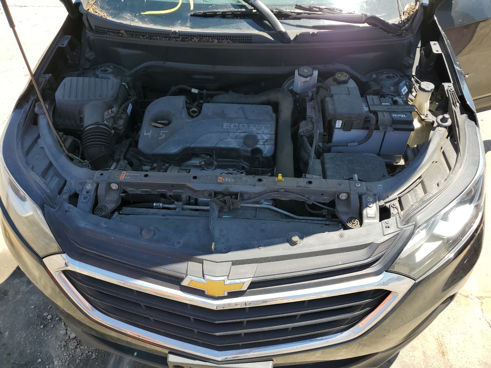 2GNAXJEV3J6147083 2018 Chevrolet Equinox Lt
