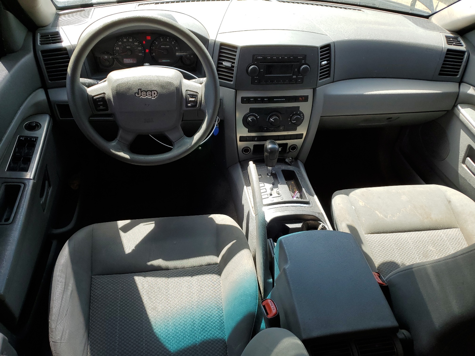 1J4GR48K45C661810 2005 Jeep Grand Cherokee Laredo