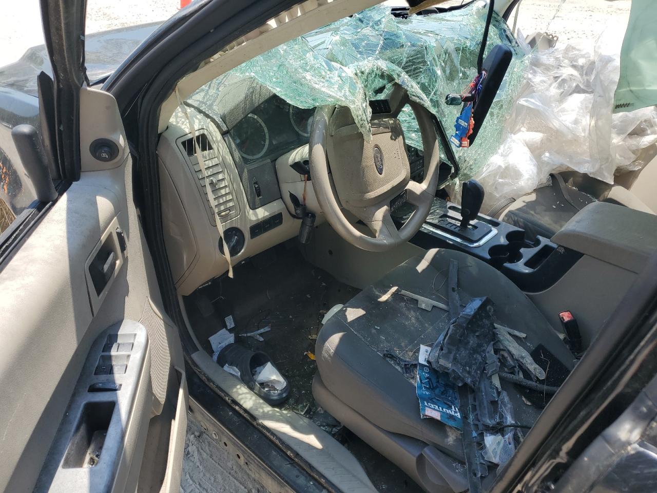 2011 Ford Escape Xls VIN: 1FMCU0C77BKA12823 Lot: 54670224