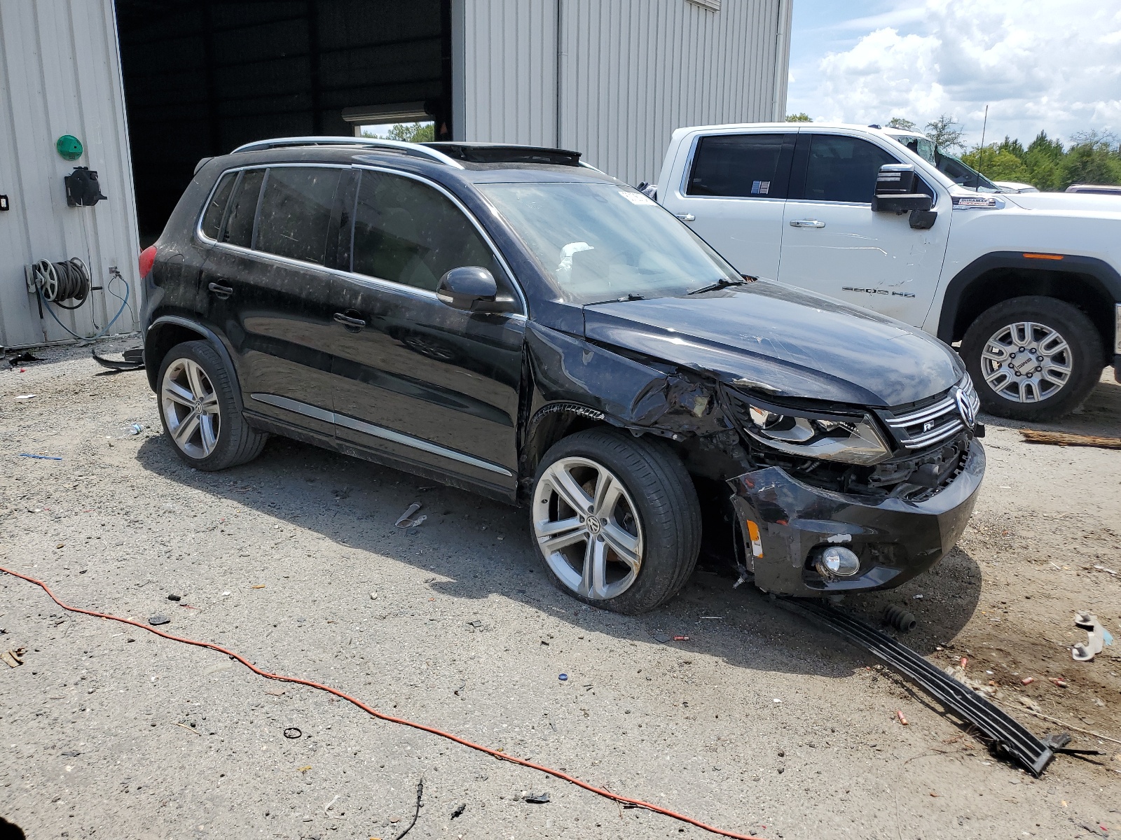 2014 Volkswagen Tiguan S vin: WVGAV3AX7EW538309