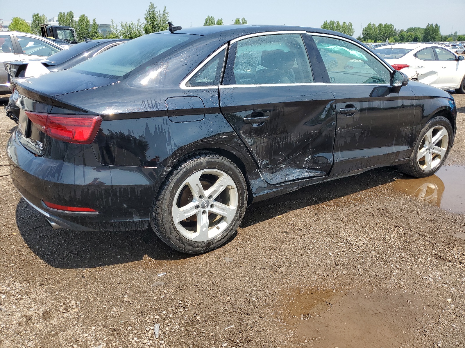 WAUB8GFF0J1057247 2018 Audi A3 Premium