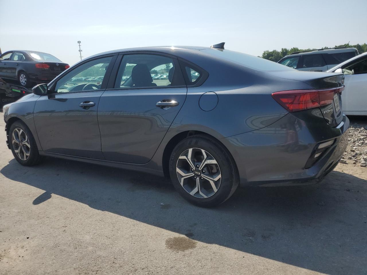 3KPF24AD8LE222598 2020 KIA FORTE - Image 2