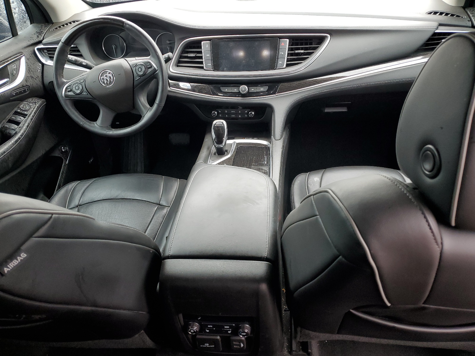 5GAEVCKW1KJ295215 2019 Buick Enclave Avenir