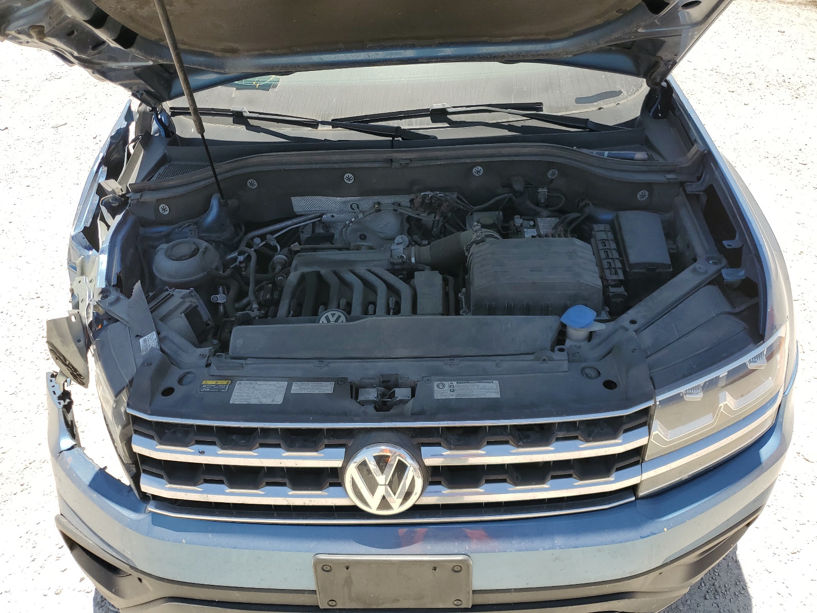 1V2DR2CA2KC588278 2019 Volkswagen Atlas Se