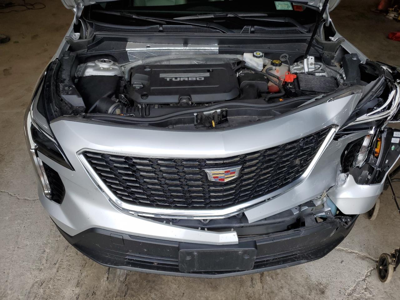 1GYAZAR46KF103018 2019 Cadillac Xt4 Luxury