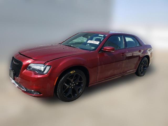  CHRYSLER 300 2021 Красный