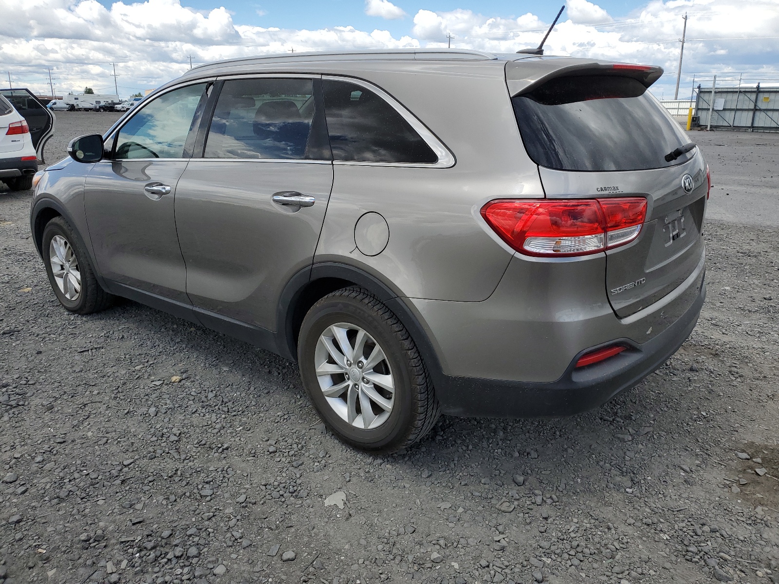 2016 Kia Sorento Lx vin: 5XYPG4A58GG096363