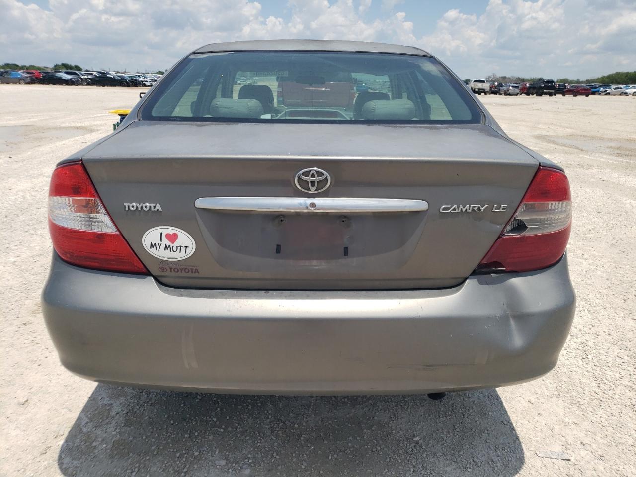 2004 Toyota Camry Le VIN: 4T1BE32K54U820045 Lot: 59028394