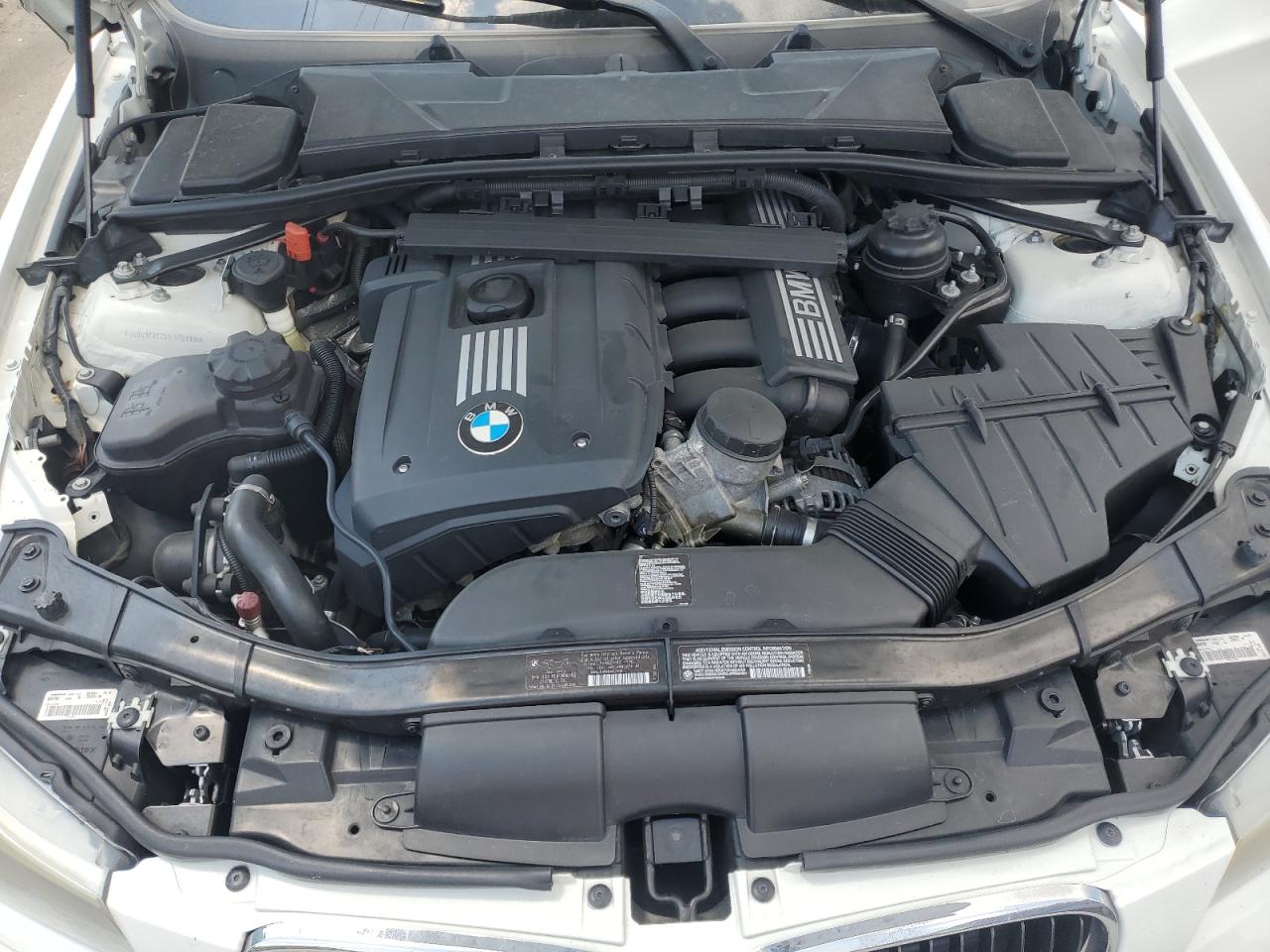 WBAPK5C53BF125990 2011 BMW 328 Xi Sulev