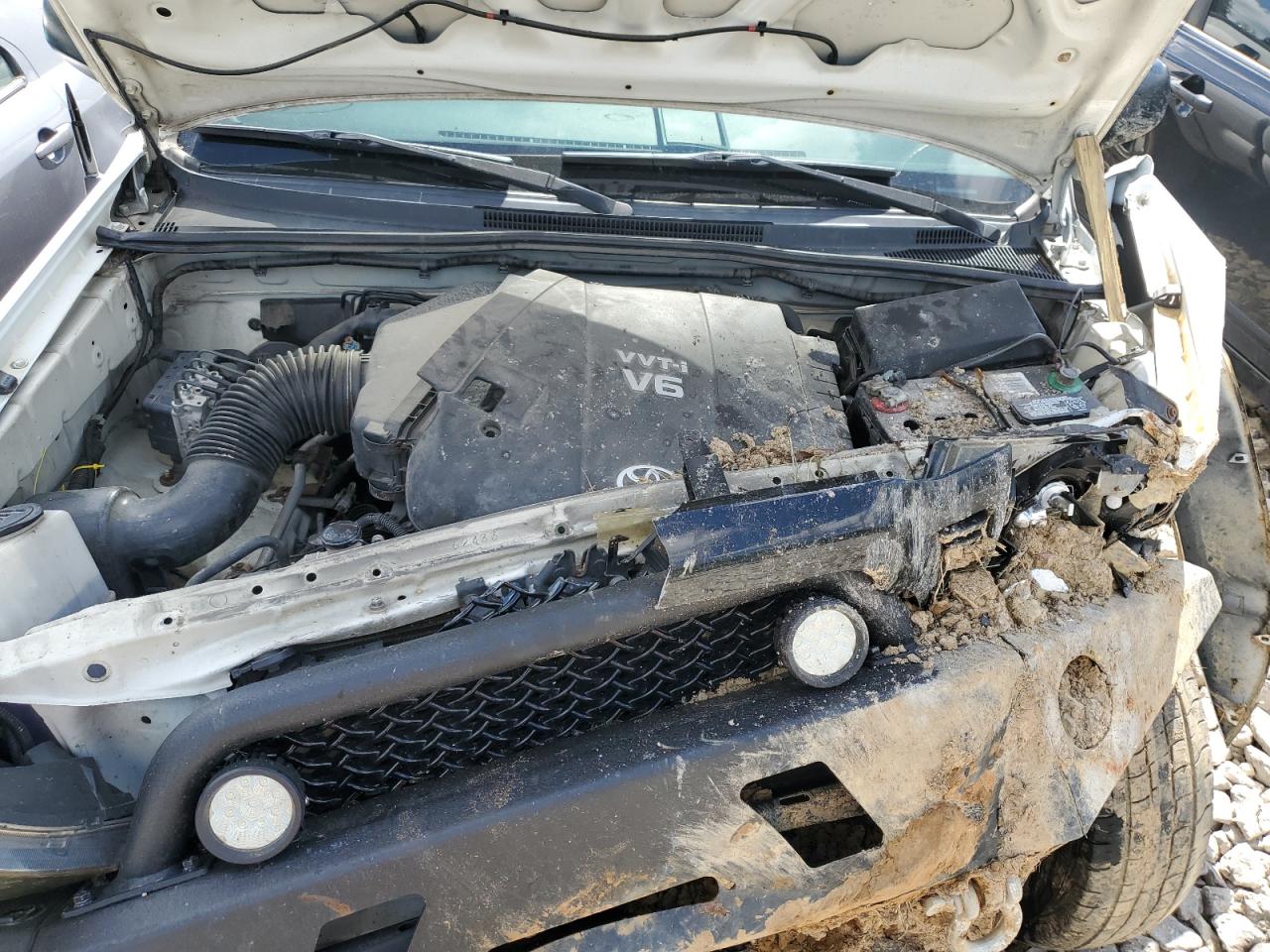 2010 Toyota Tacoma - Image 11