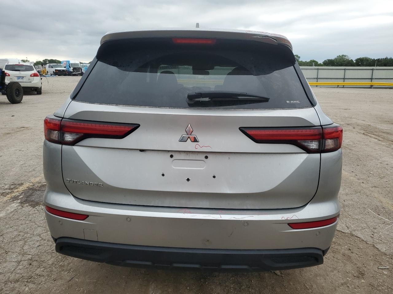 2022 Mitsubishi Outlander Es VIN: JA4J4TA8XNZ045538 Lot: 57239594