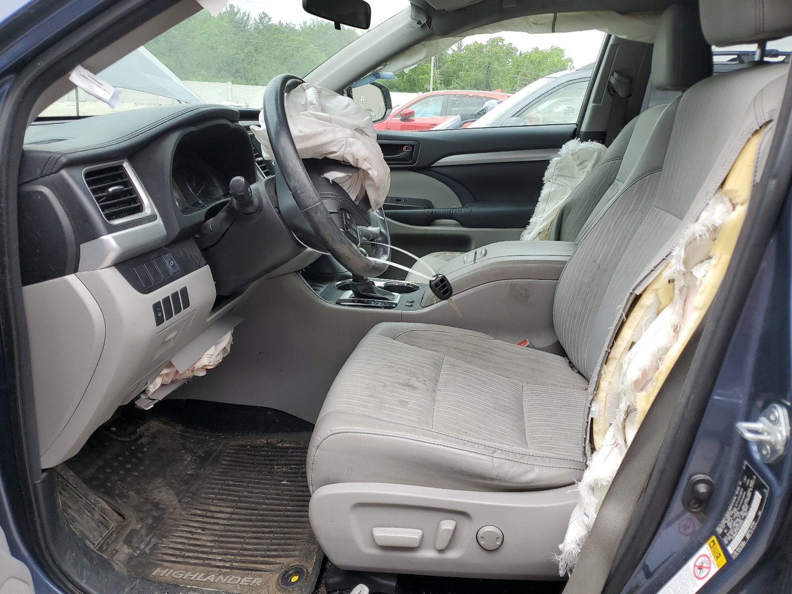 5TDBKRFH1FS123512 2015 Toyota Highlander Le