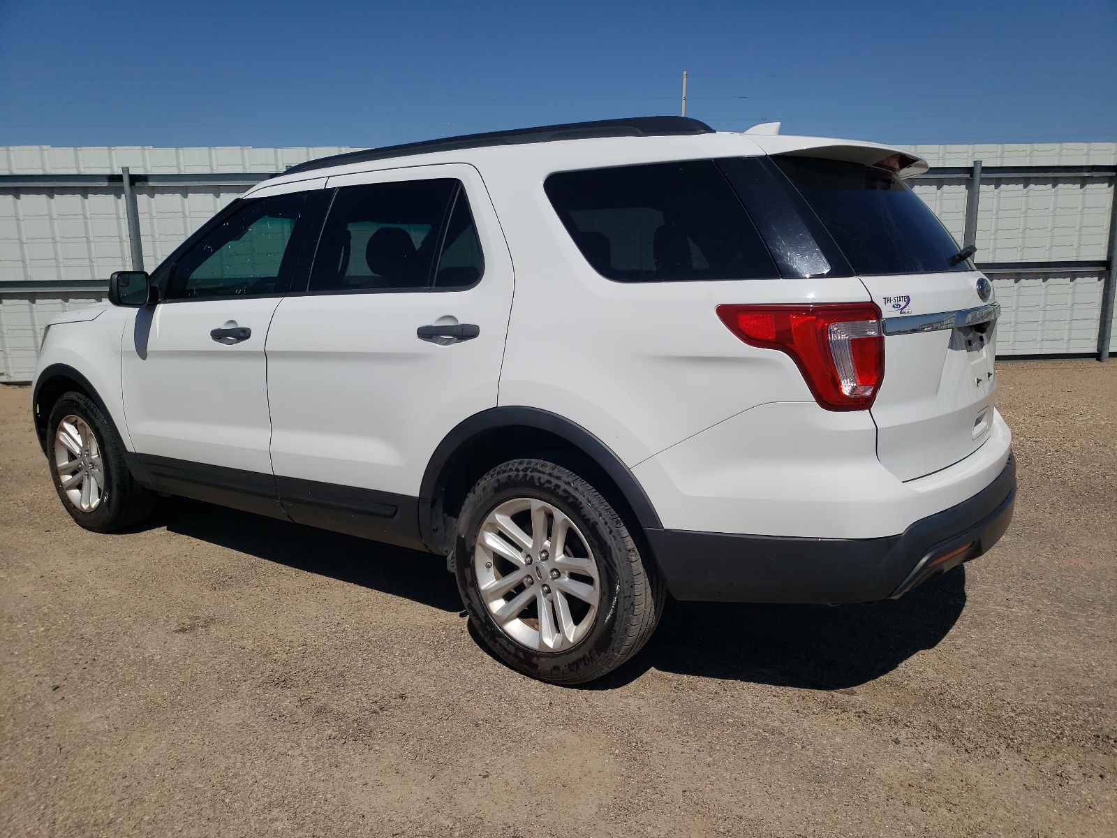 2016 Ford Explorer vin: 1FM5K7B86GGB04825